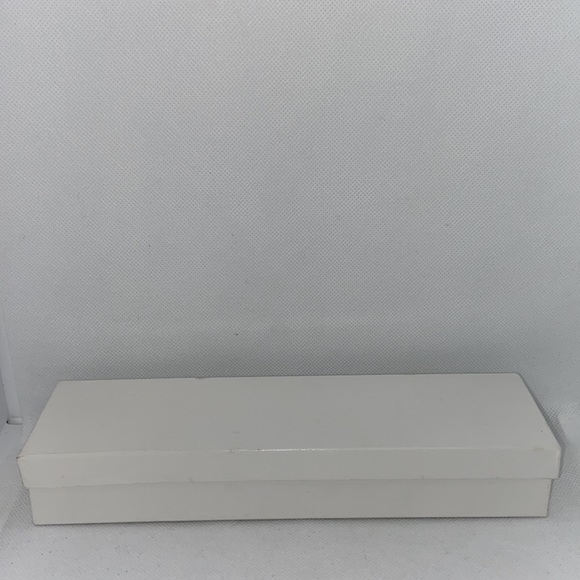 Ladies Bracelet with Dangle Crystals and Faux Pearls 7.5 inch with Box - Picture 6 of 9